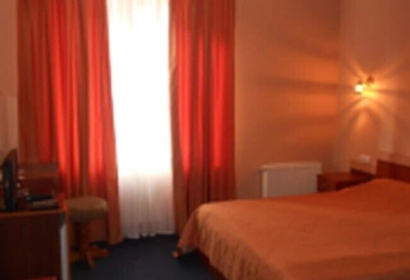 غرفة إقتصادية حمام مشترك, Galant