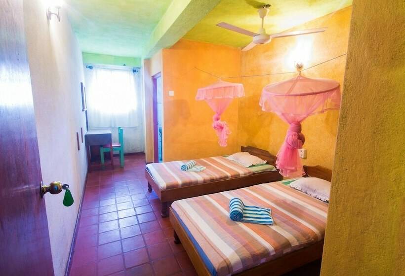 غرفة قياسية, Gem Land