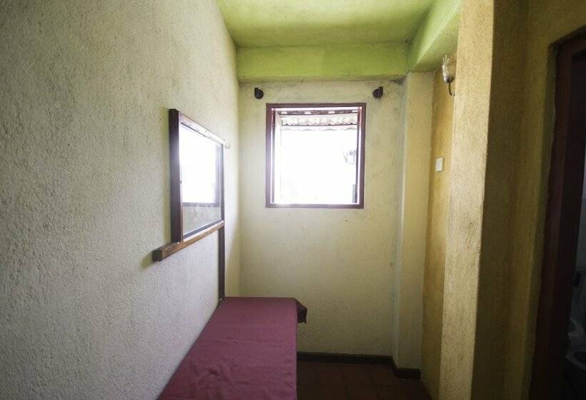 غرفة قياسية, Gem Land