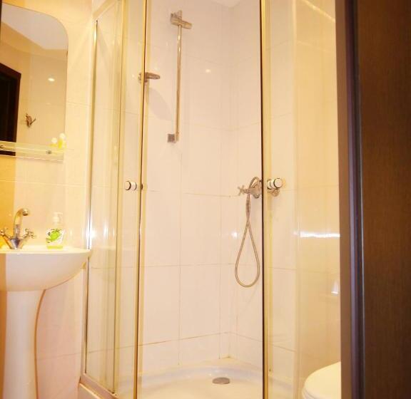 Júnior Suíte Familiar, Kizhi Art Hotel Kharkiv