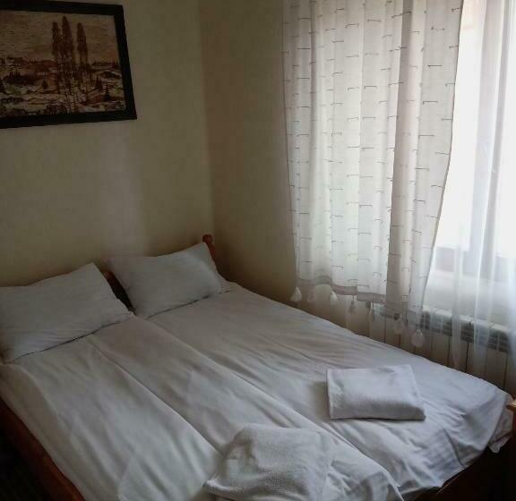 Quarto Estandar, Muzey Sadyba Grazhda