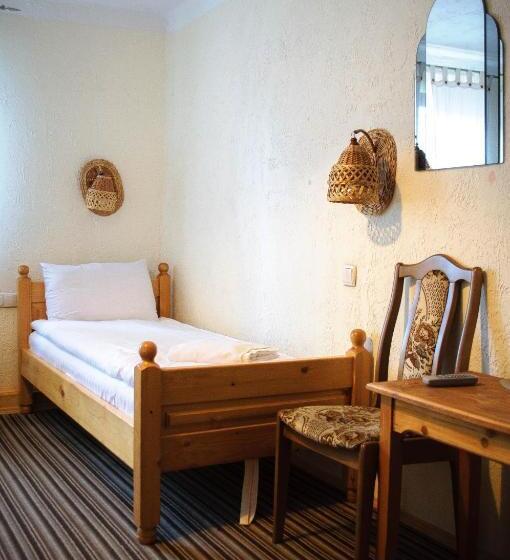 اتاق استاندارد سه نفره, Muzey Sadyba Grazhda