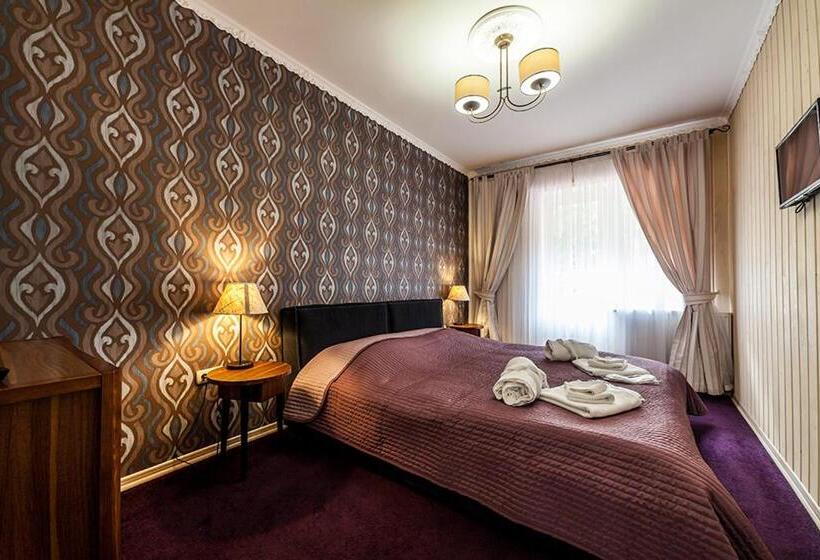 غرفة عائلية, Olga Deluxe