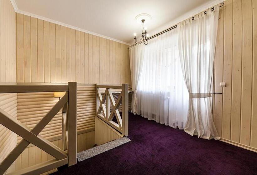 غرفة عائلية, Olga Deluxe