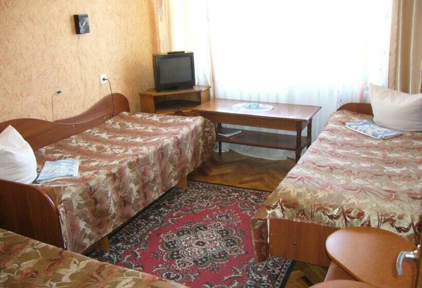 اتاق استاندارد سه نفره, Profspilkovyi