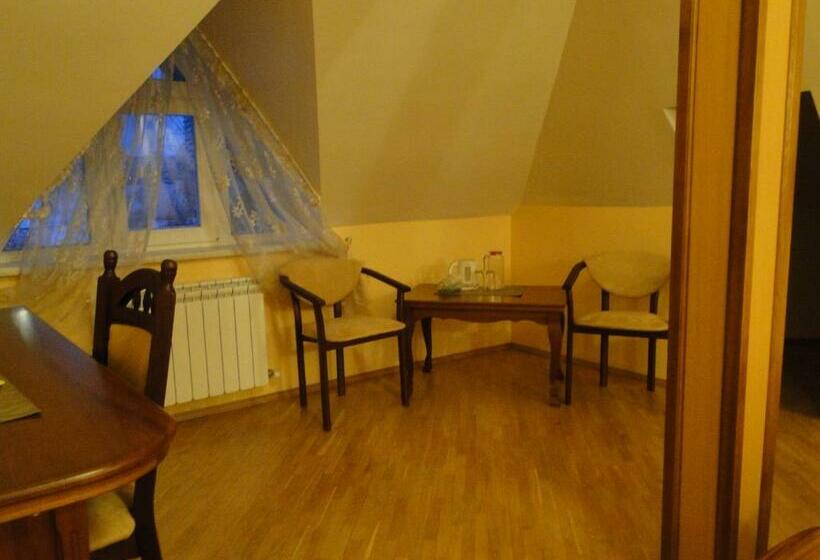 غرفة قياسية, Red Stone