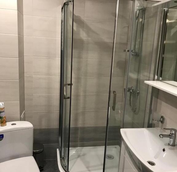 غرفة قياسية, Red Stone