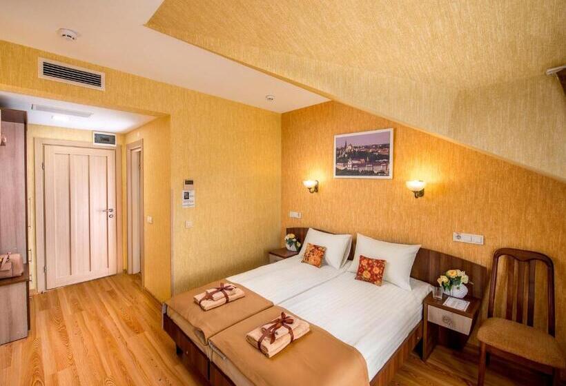 اتاق استاندارد با بالکن, &spa Pysanka, готель писанка, 3 сауни та джакузі   індивідуальний відпочинок у спа