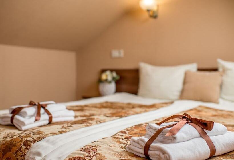 سوییت جونیور, &spa Pysanka, готель писанка, 3 сауни та джакузі   індивідуальний відпочинок у спа