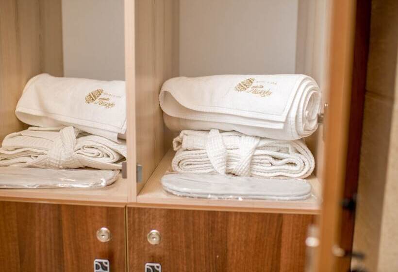 سوییت جونیور با بالکن, &spa Pysanka, готель писанка, 3 сауни та джакузі   індивідуальний відпочинок у спа