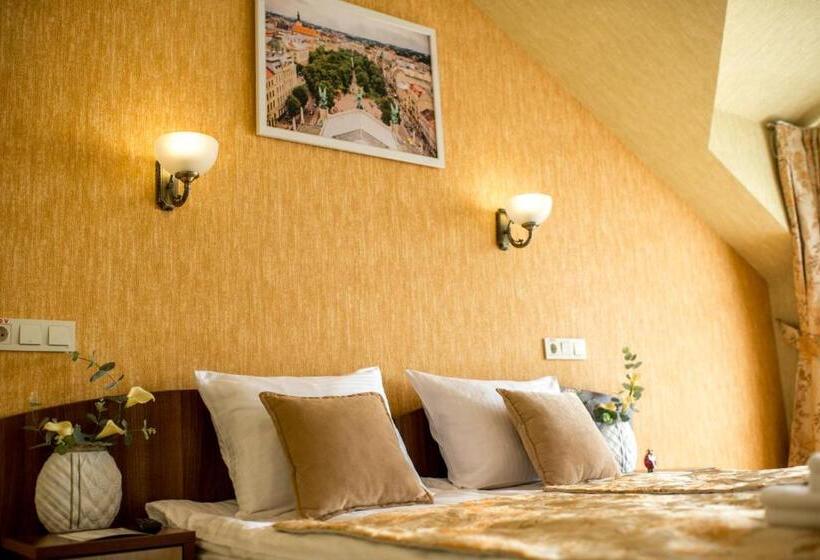 اتاق استاندارد با بالکن, &spa Pysanka, готель писанка, 3 сауни та джакузі   індивідуальний відпочинок у спа