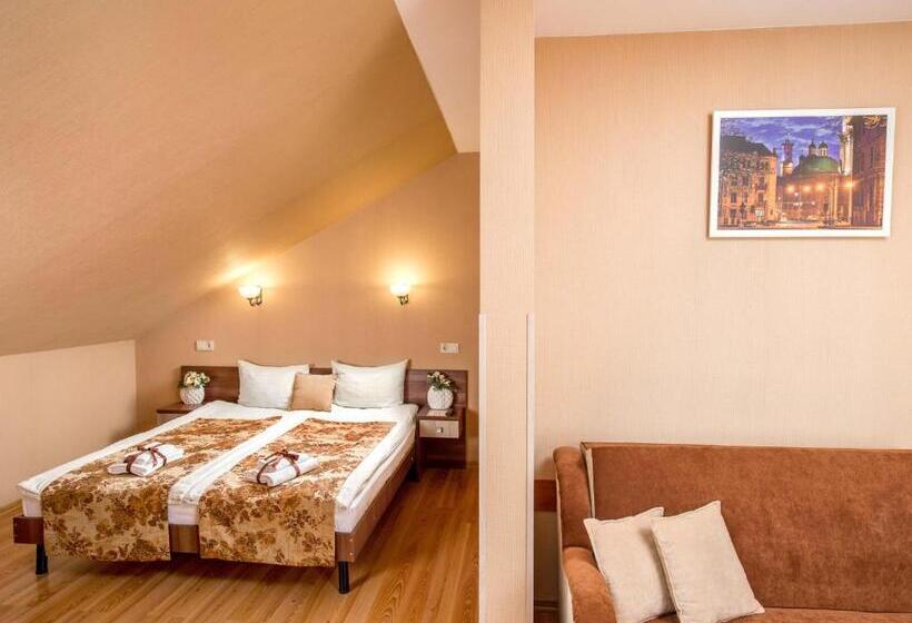 سوییت جونیور, &spa Pysanka, готель писанка, 3 сауни та джакузі   індивідуальний відпочинок у спа