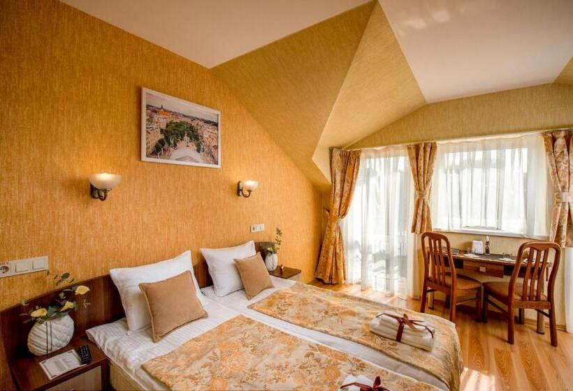 سوییت جونیور, &spa Pysanka, готель писанка, 3 сауни та джакузі   індивідуальний відпочинок у спа