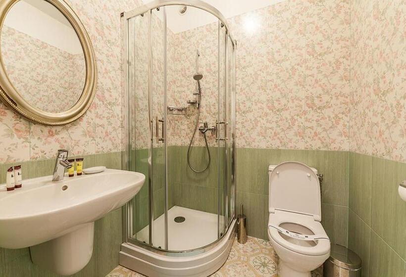 غرفة عائلية, Olga Deluxe