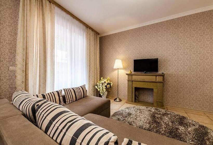 غرفة عائلية, Olga Deluxe