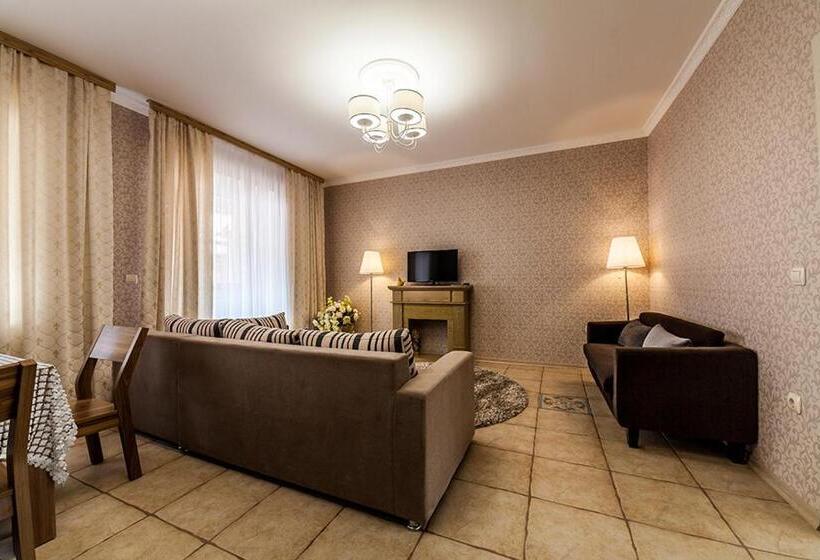 غرفة عائلية, Olga Deluxe