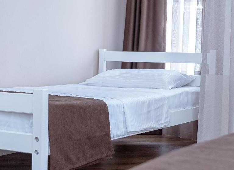 اتاق استاندارد سه تخته با چشم‌انداز, Apollonia