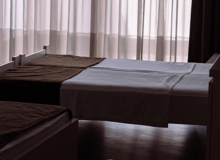 اتاق استاندارد سه تخته با چشم‌انداز, Apollonia