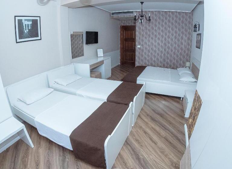 سوییت خانوادگی, Apollonia