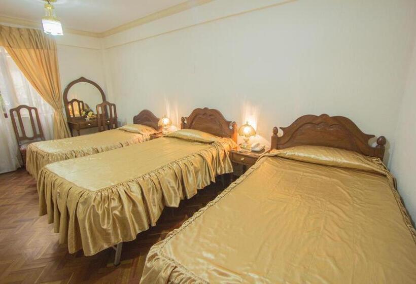 اتاق استاندارد سه نفره, Hostal España