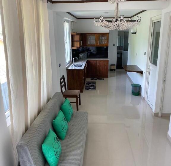 Apartament 1 Dormitori, Lemazone Inn