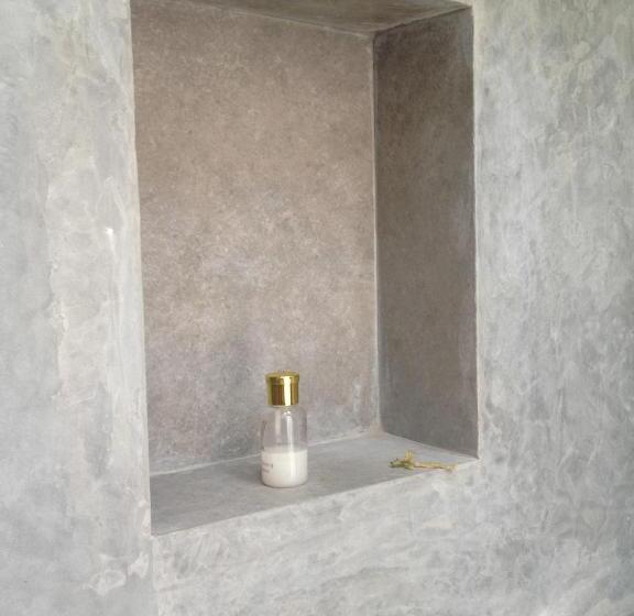 带花园景观和一个卧室的别墅, Nagenahira Beach Villa