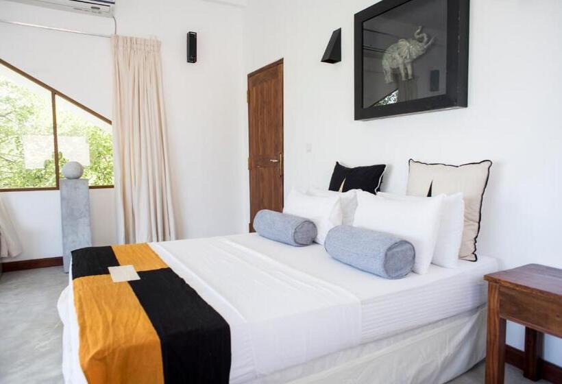 إستوديو قياسى مزودة بتراس, Nagenahira Beach Villa