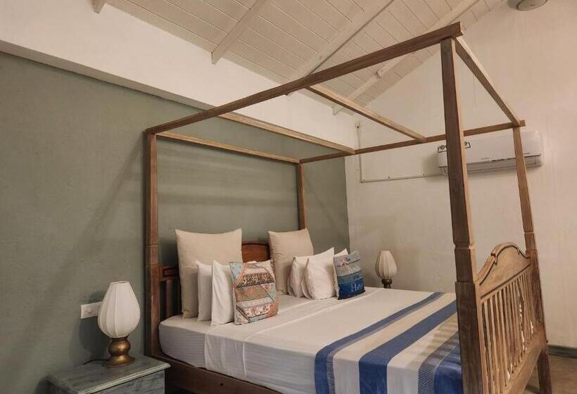 带海景的复工套房, Nagenahira Beach Villa