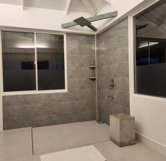 Люкс Deluxe Вид на Море, Nagenahira Beach Villa