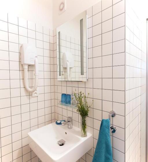 חדר בסיסי יחיד עם חדר אמבטיה משותף, Bed And Breakfast Placzek