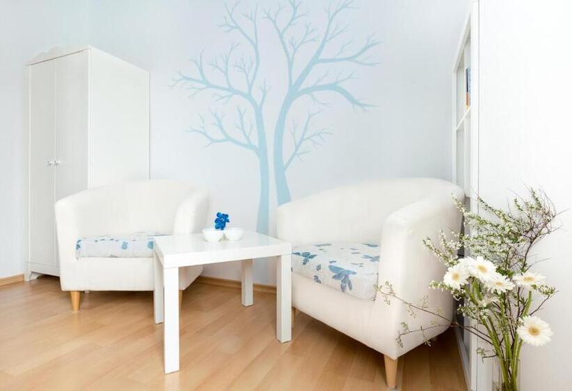 스탠다드 룸, Pštrossova Vila U Klášterní Zahrady