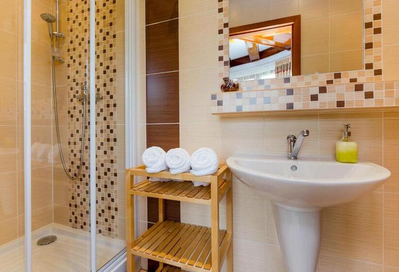 스탠다드 룸, Pštrossova Vila U Klášterní Zahrady