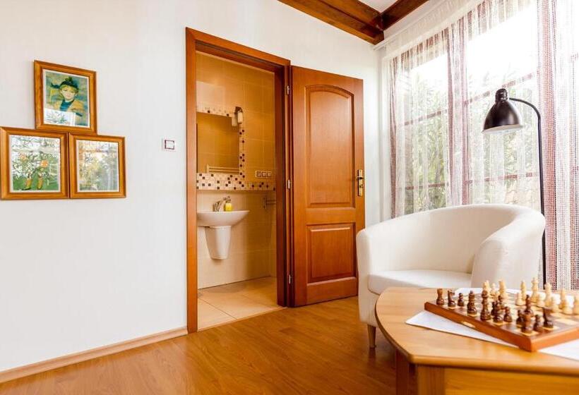 스탠다드 룸, Pštrossova Vila U Klášterní Zahrady