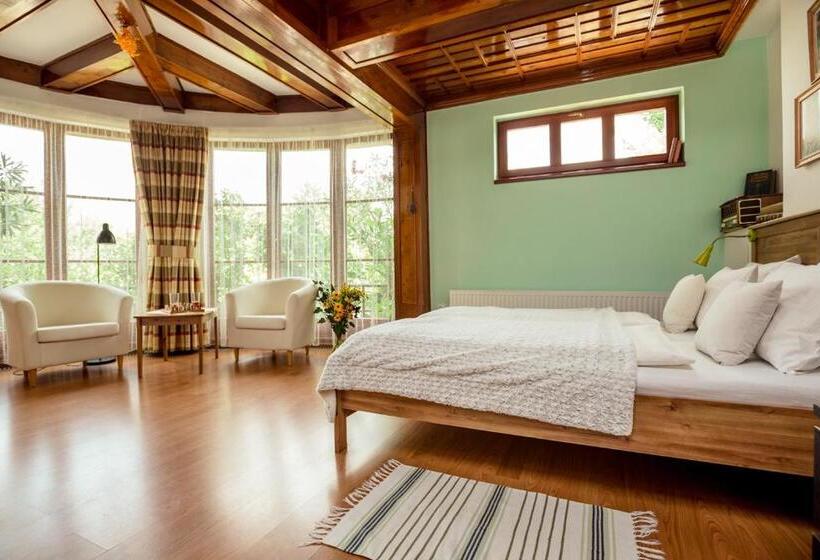 스탠다드 룸, Pštrossova Vila U Klášterní Zahrady