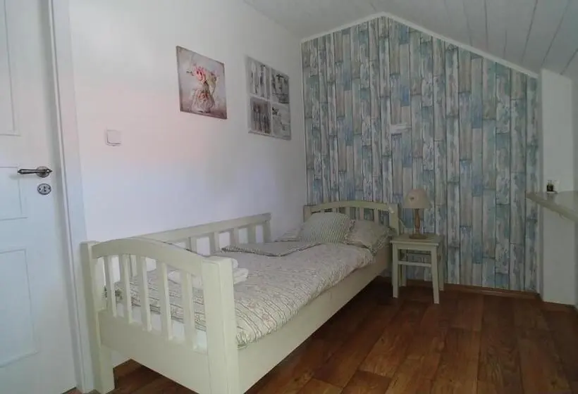 Comfort Kolmen Hengen Huone, Penzion Stříbrný Vítr
