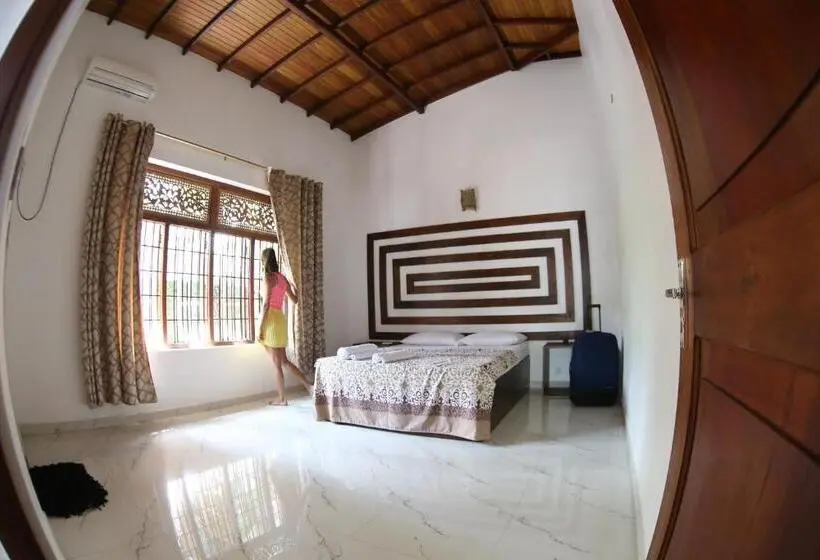 Deluxe Rum, Hostel First