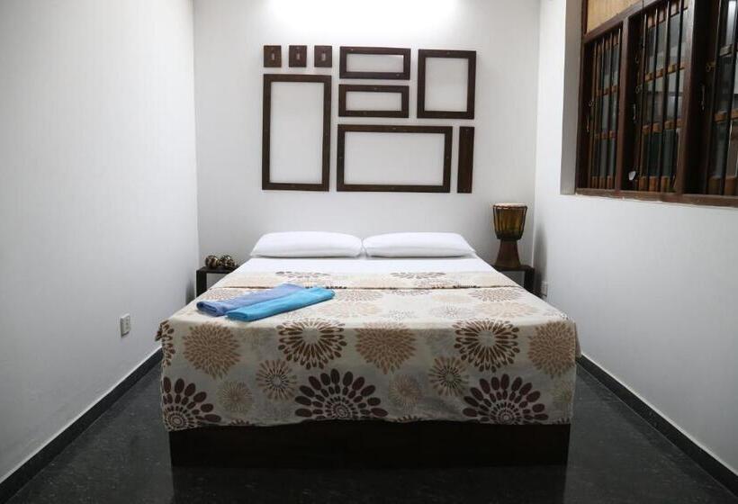 标准间, Hostel First