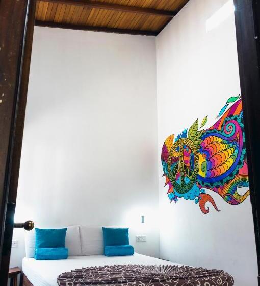 Habitació Estàndard Bany Compartit, Hostel First