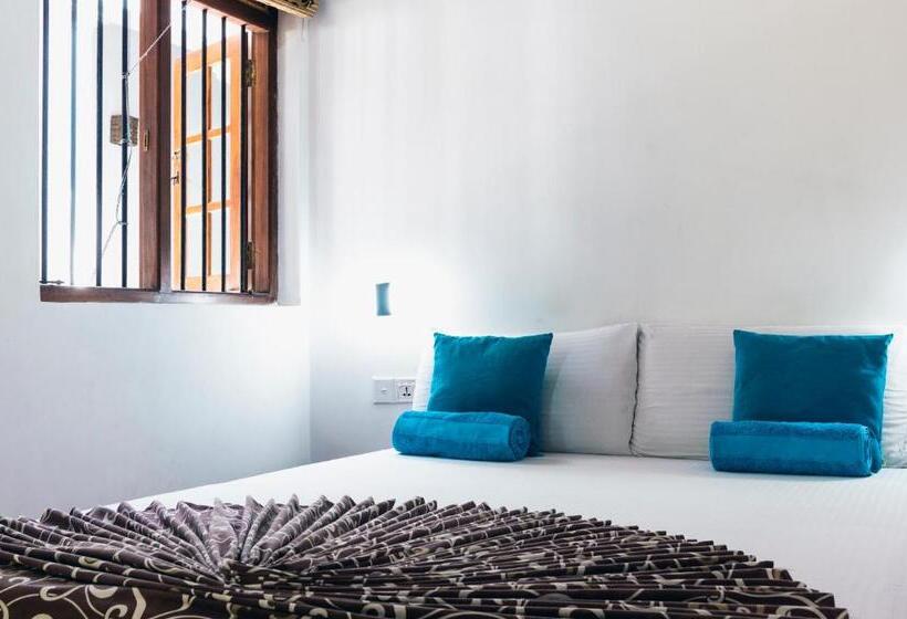 Habitació Estàndard Bany Compartit, Hostel First