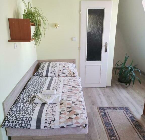 חדר סטנדרט יחיד, Alster