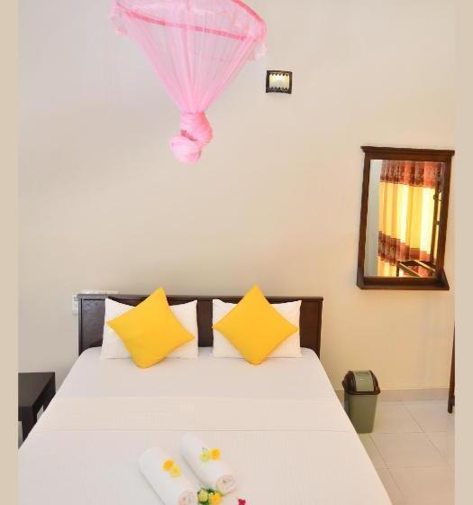 Номер Стандарт Вид на Сад, Ancient Village