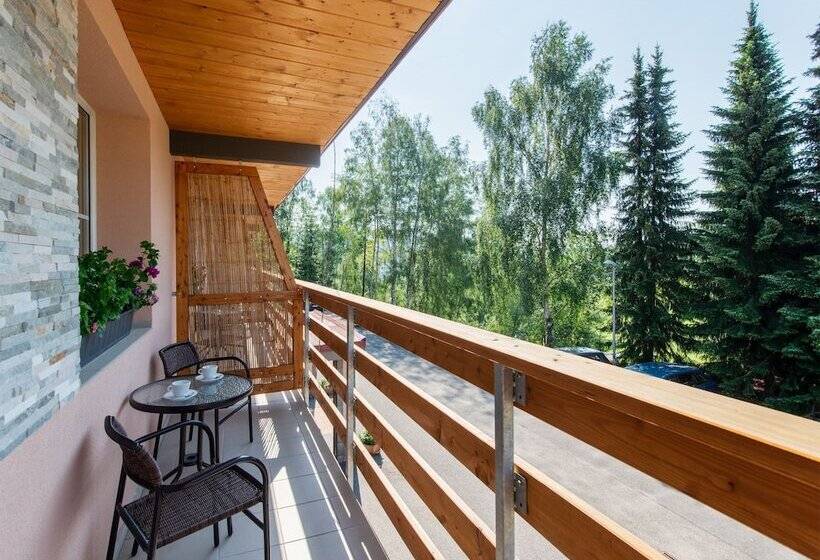 Comfort room with balcony, Bon