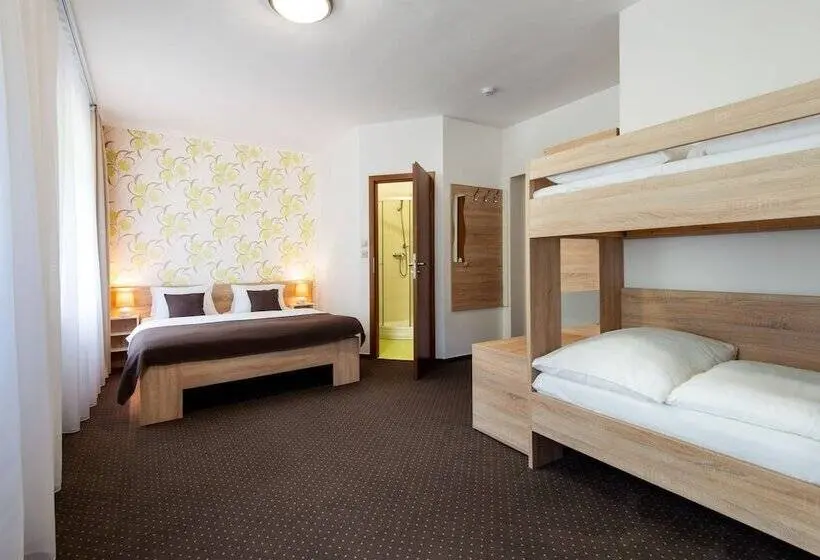 Chambre Quadruple Standard, Bon