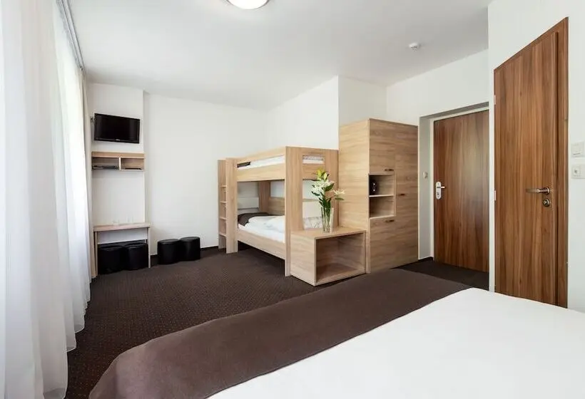 Chambre Quadruple Standard, Bon