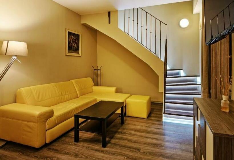 复式房间, Dům U Pikové Desítky