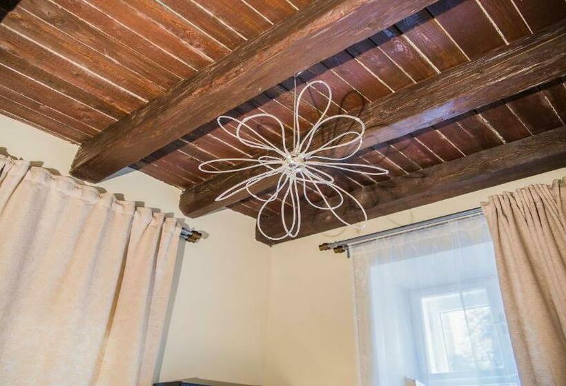 标准间, Dům U Pikové Desítky