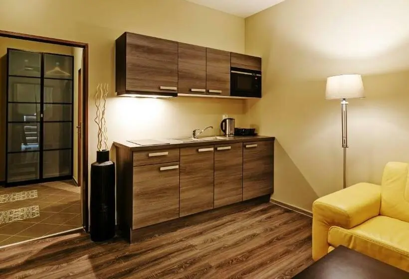 Duplex-huone, Dům U Pikové Desítky