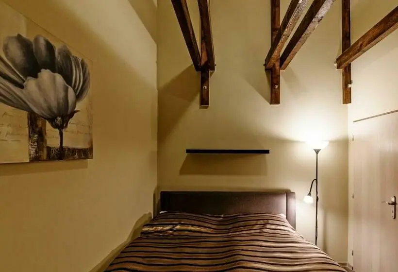 Duplex-huone, Dům U Pikové Desítky