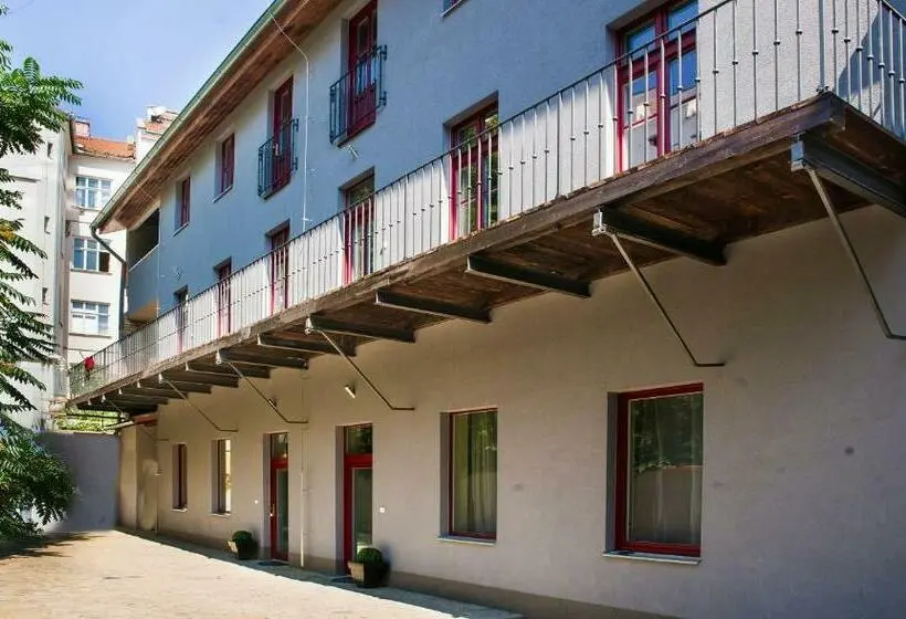 Duplex-huone, Dům U Pikové Desítky