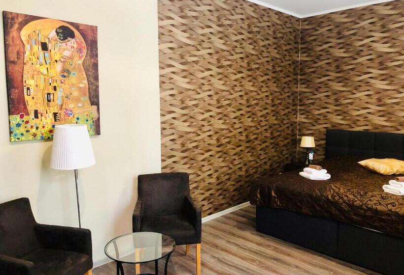 带大床的标准间, Dům U Pikové Desítky